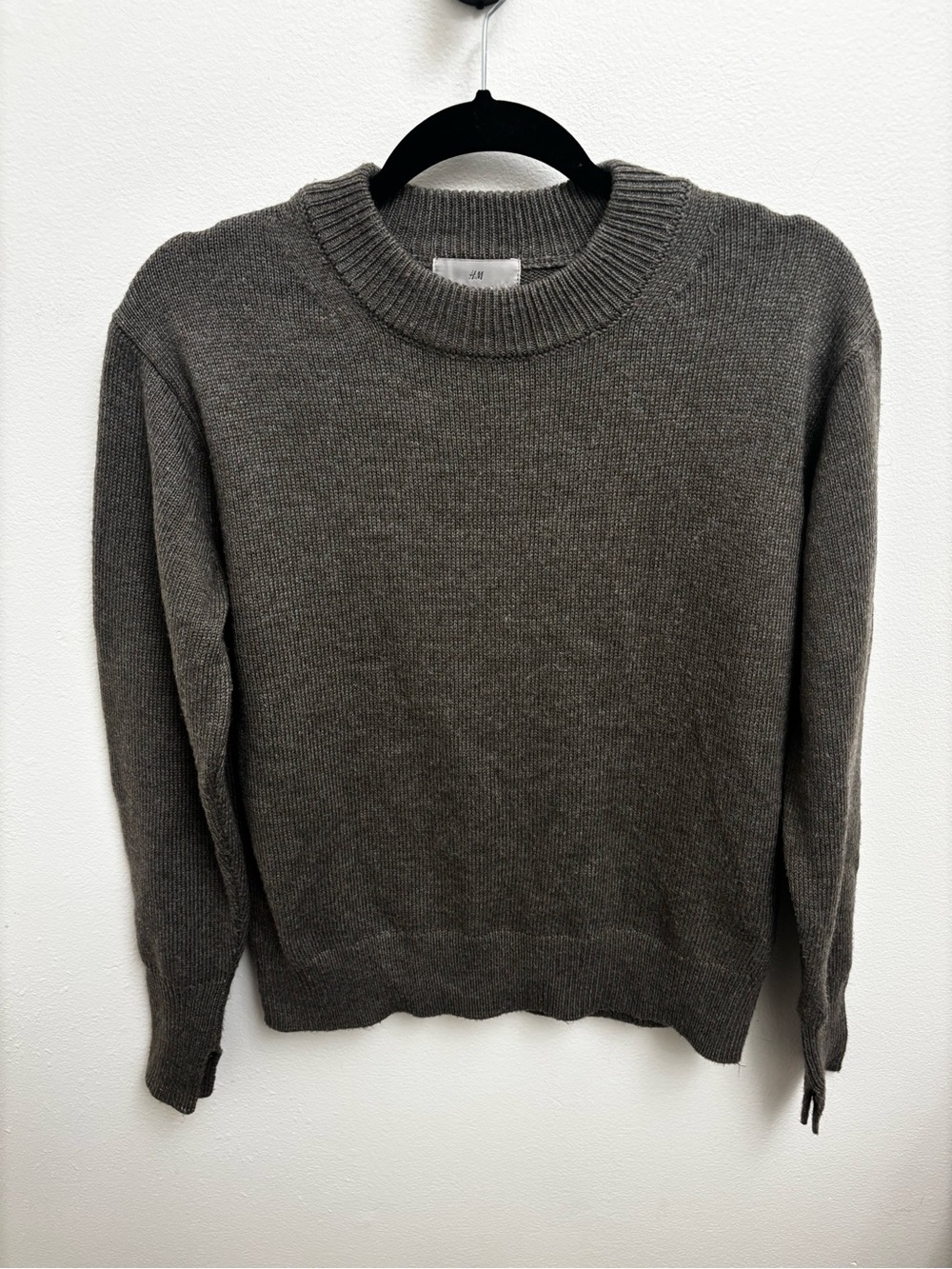 H&M Women’s Knit Crewneck Sweater in Green Size Small Long Sleeve